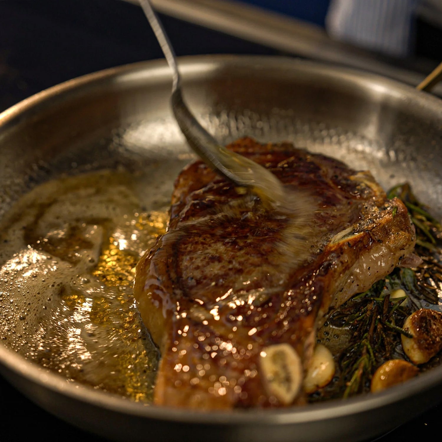 NoviApex Non-Stick Skillet Pan – Forged Aluminum Base, PFOA-Free Coating & Induction Compatible