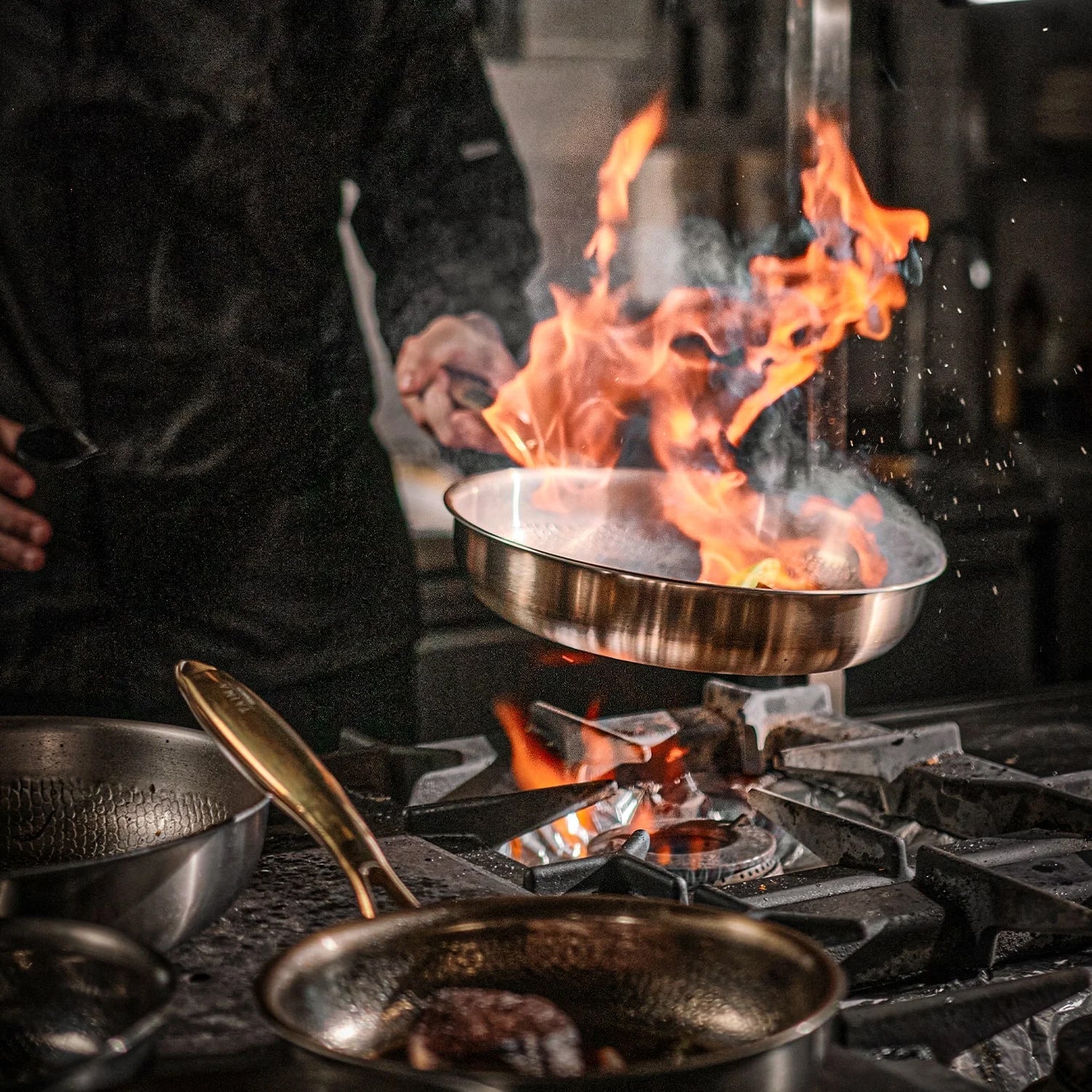 NoviApex Non-Stick Skillet Pan – Forged Aluminum Base, PFOA-Free Coating & Induction Compatible