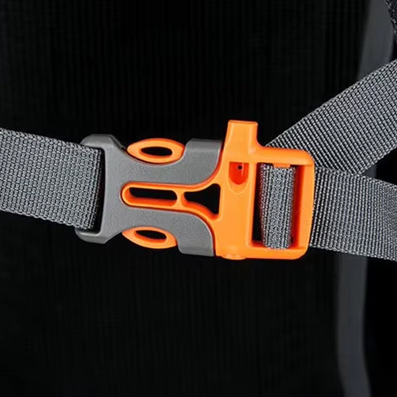 VedroPesa Reflective strips enhance visibility in low light