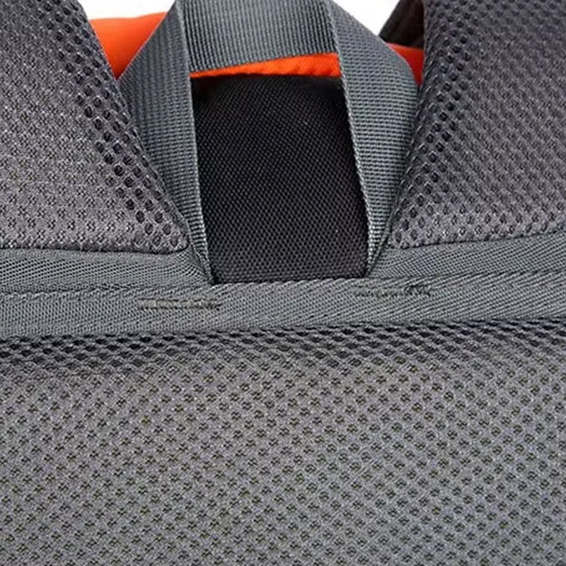VedroPesa Reflective strips enhance visibility in low light