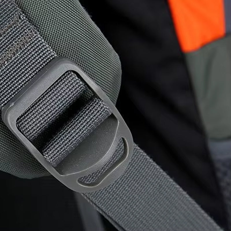 VedroPesa Reflective strips enhance visibility in low light